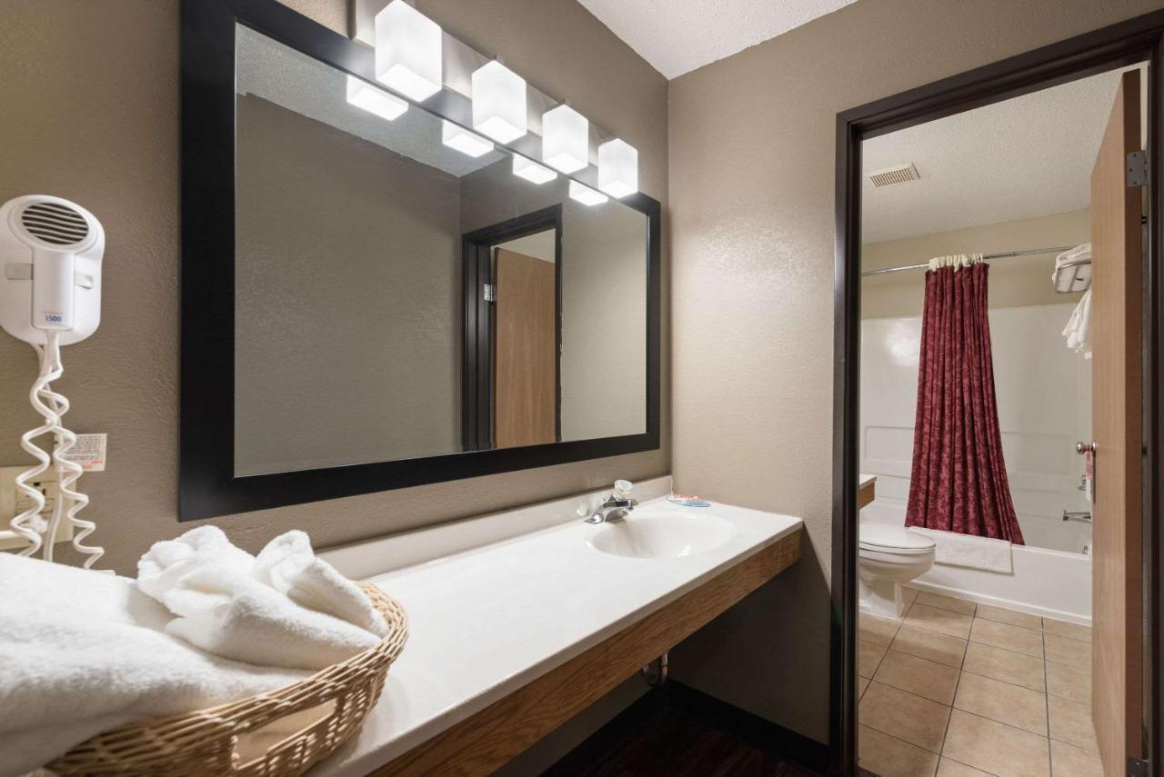 Harmony Inn New Ulm Екстериор снимка